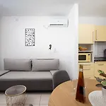 With Parking Space Valbandon, - 7227 Apartman Fažana