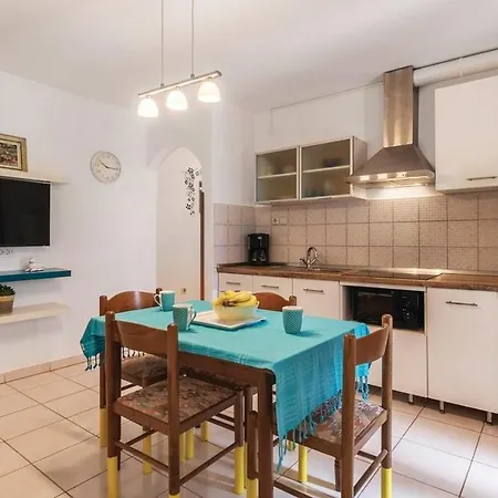 Apartment Apartments With A Parking Space Valbandon, Fazana - 7227 Fazana