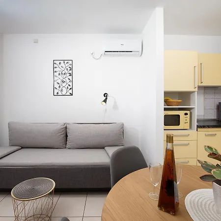 Apartments With A Parking Space Valbandon, Fazana - 7227 Apartment Fazana