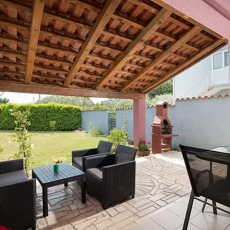 Apartments With A Parking Space Valbandon, Fazana - 7227